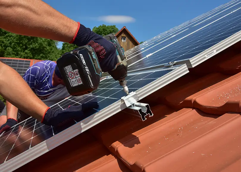Professionelle Montage der Photovoltaik-Anlage | eVONEL by Michael Laubender